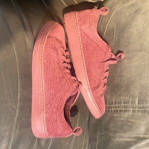 Corduroy burgundy sneakers